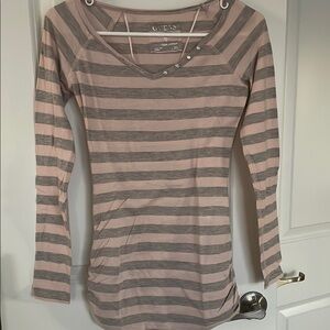 Guess Long Sleeve Top